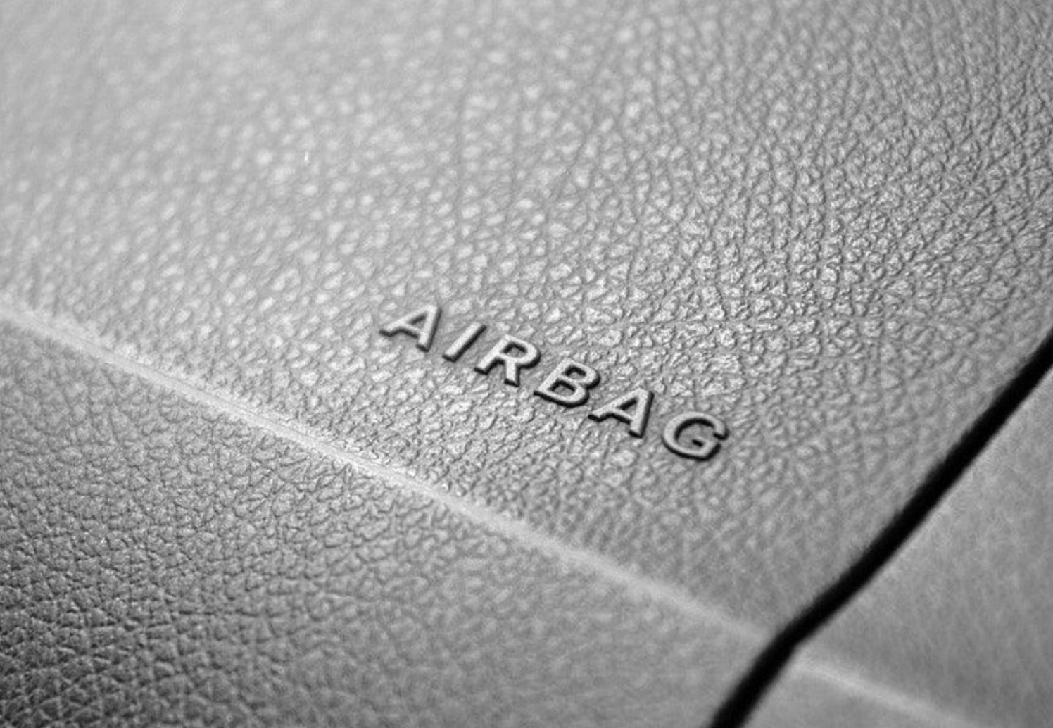 Das Airbag-System trägt zur Sicherheit im Straßenverkehr bei. Bei Airbagbank erfahren Sie alles über Funktion, Bestandteile und diverse Airbag-Arten.